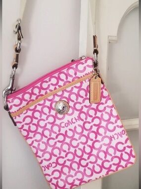 COACH Leah Op Art Pink leather coated canvas SwingPack Handbag 42420